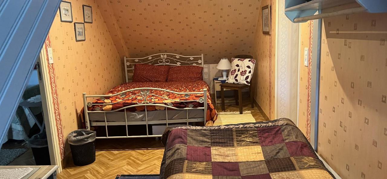 Double & Family Rooms In Tranquility In Blue Saint-Mars-sur-la-Futaie Bagian luar foto